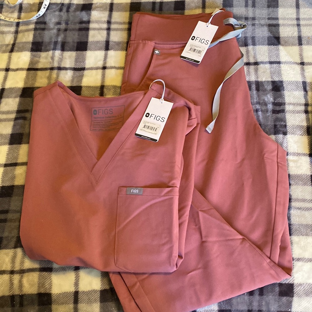 Figs set new with tags
